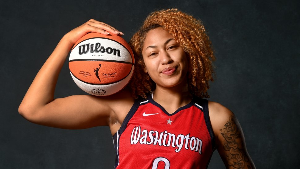 Шакира Остин