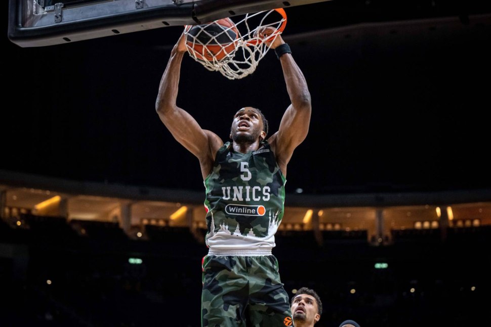 Браун баскетболист УНИКС