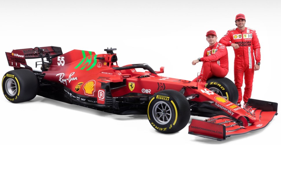Болид f1 Ferrari sf21