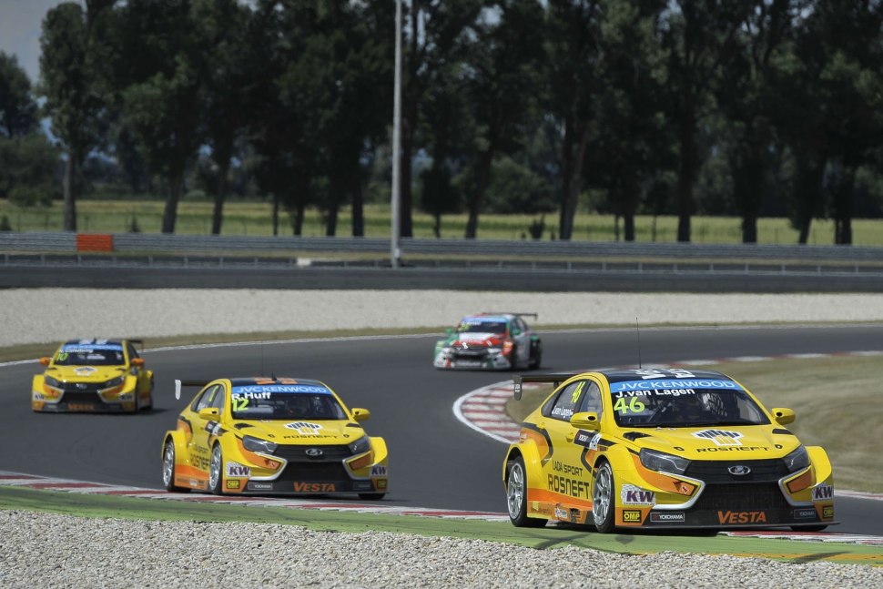 Lada Vesta WTCC борьба
