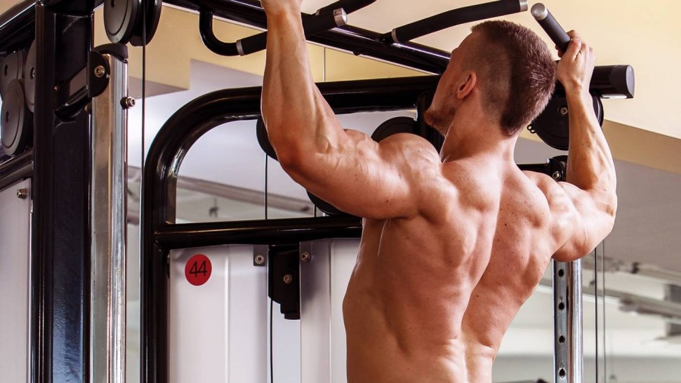 Подтягивания (Pull-ups):