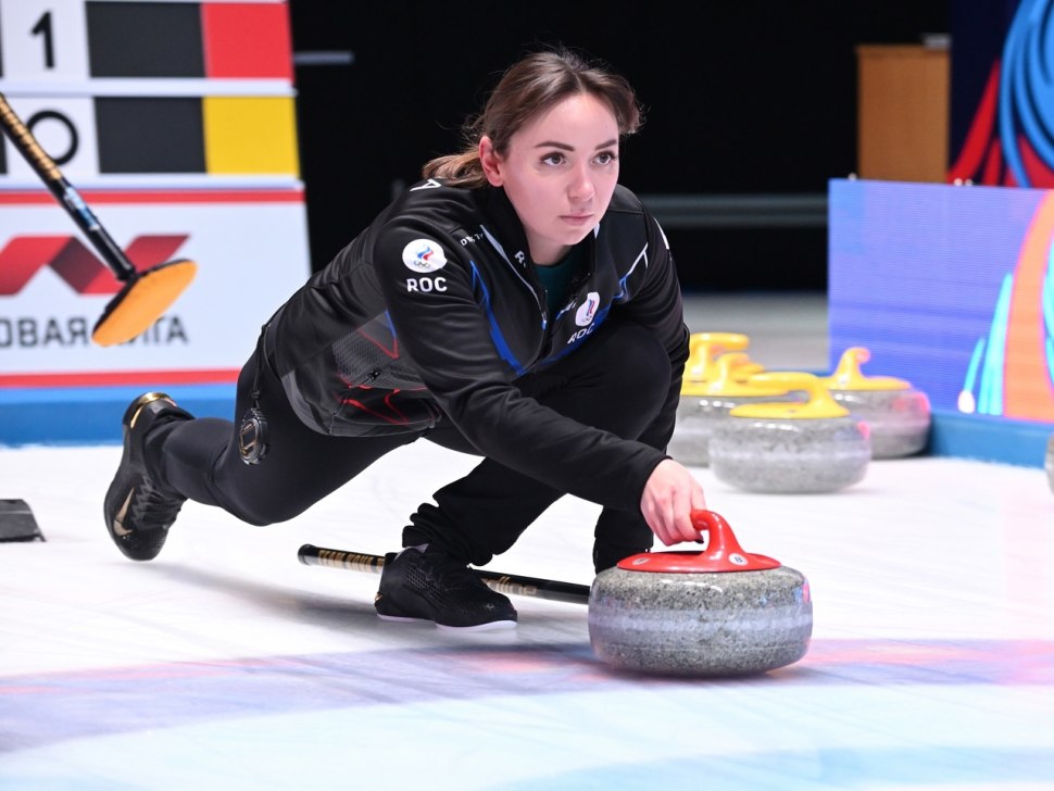 Анна Долженко чемпионка России по керлингу
