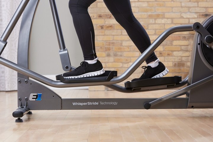 Эллиптический тренажер Life Fitness e1 track connect