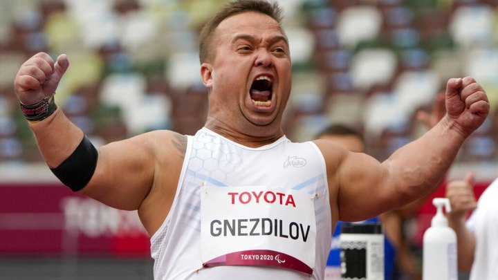 Паралимпийский чемпион Денис
